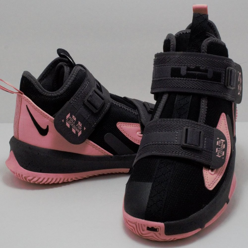 Nike Lebron Soldier XIII GS Youth  Size 3.5Y